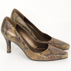 VGC to EC Stuart Weitzman Leather Heels Pumps size 7.5